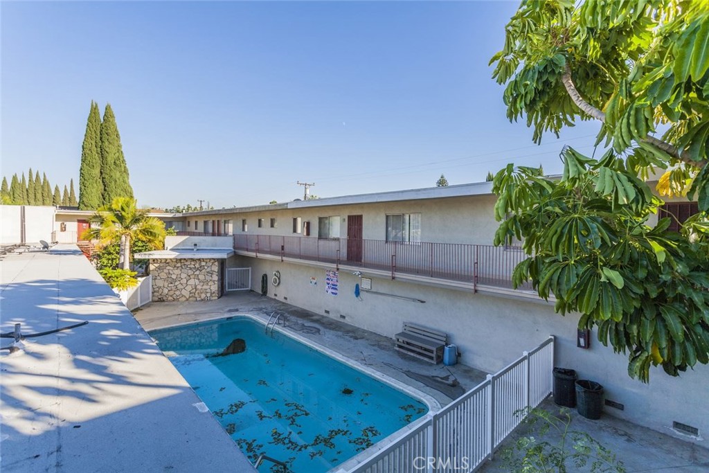 MLS #OC25112645 image #1