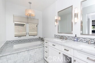 MLS #OC25112811 image #8