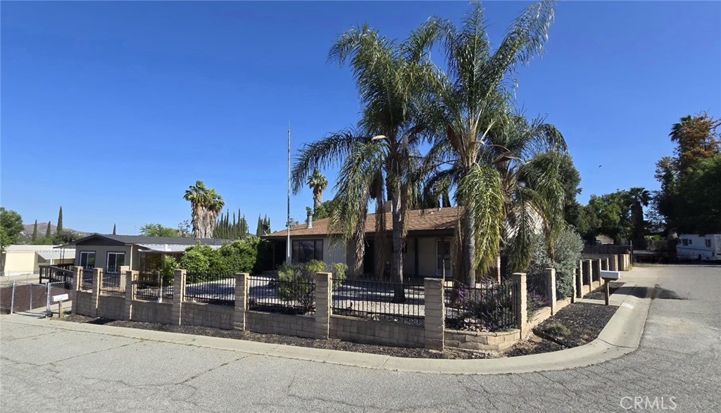 MLS #OC25113025 image #0