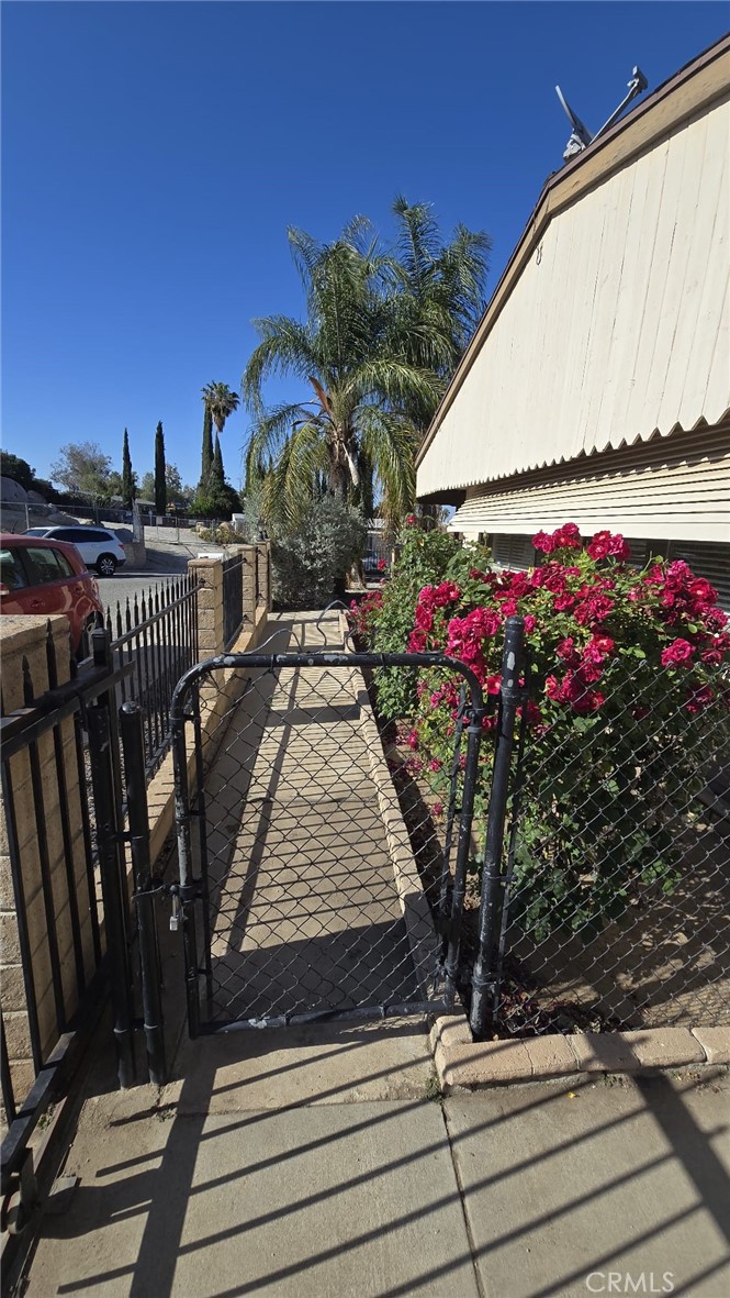 MLS #OC25113025 image #24