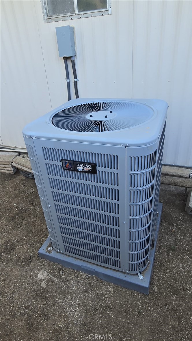 MLS #OC25113025 image #25