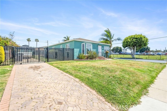 MLS #OC25113756 image #1