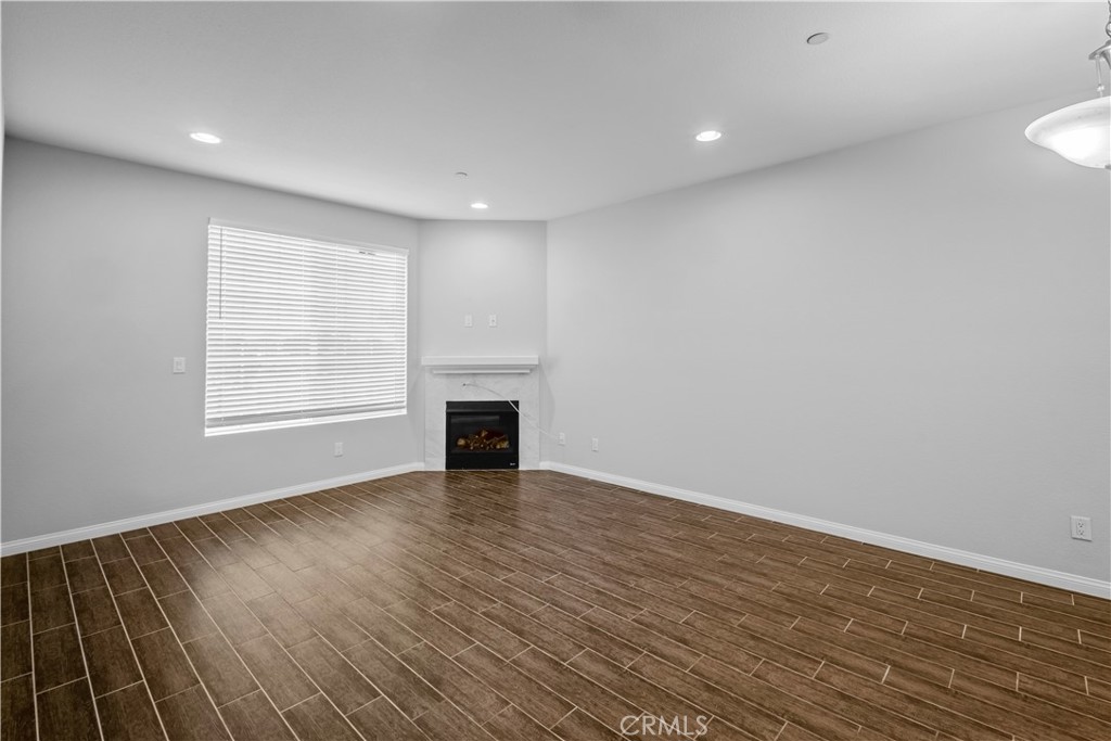 MLS #OC25113811 image #12