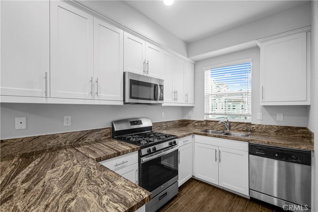 MLS #OC25113811 image #15