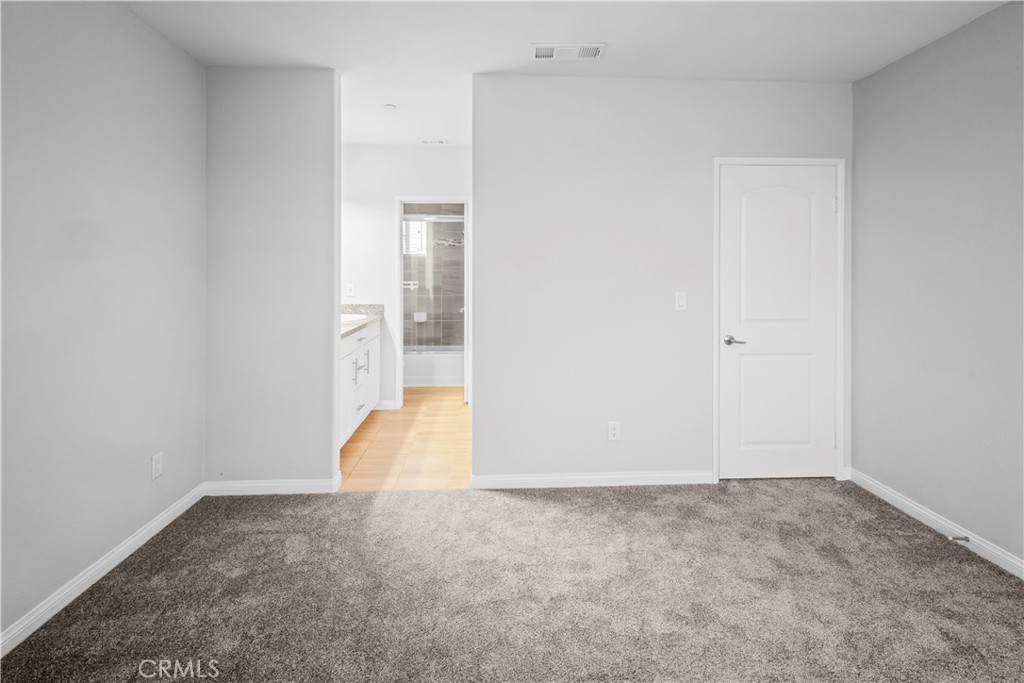 MLS #OC25113811 image #24