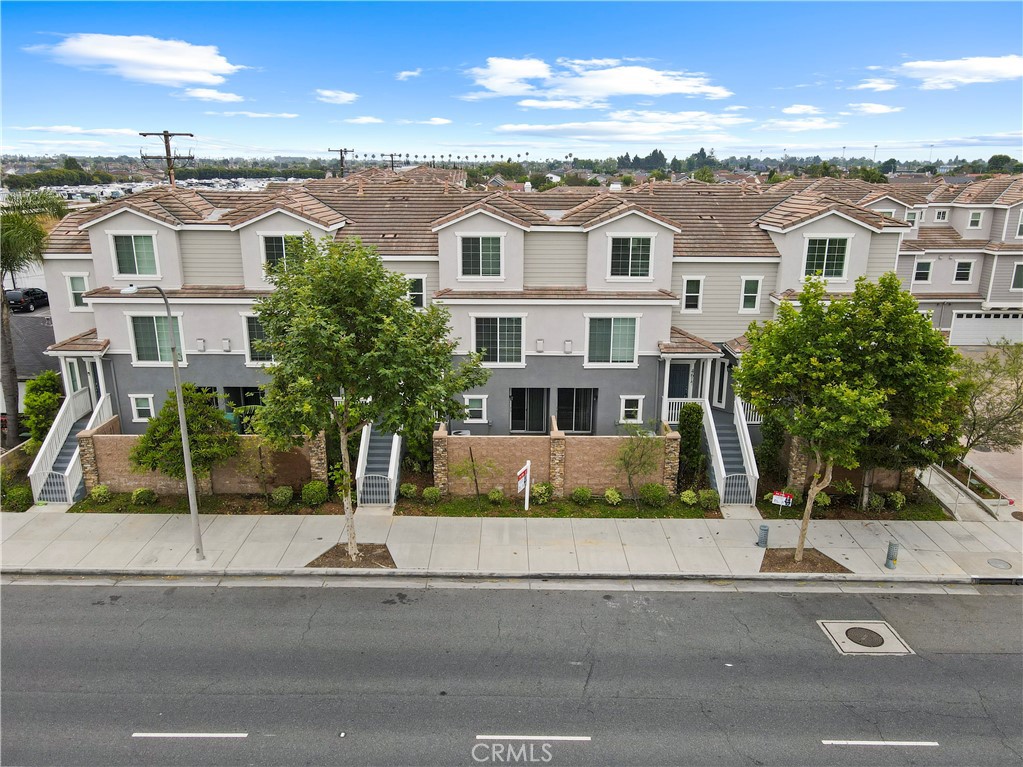 MLS #OC25113811 image #31