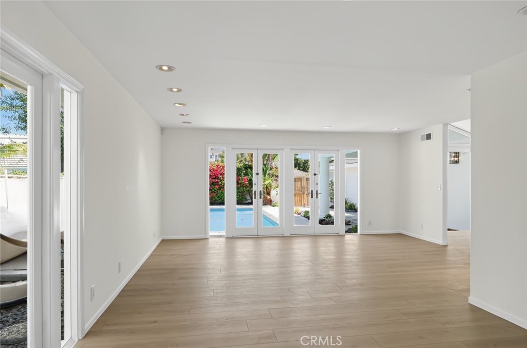 MLS #OC25114590 image #11