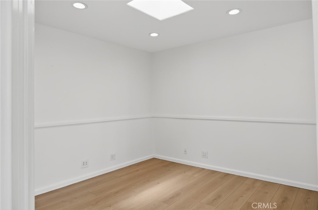 MLS #OC25114590 image #15