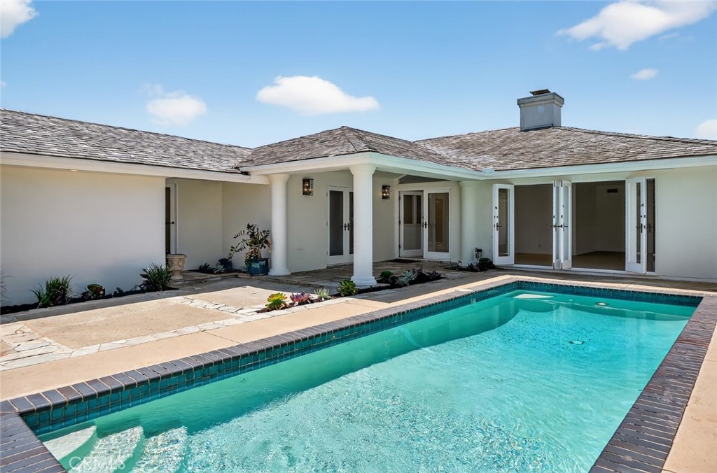 MLS #OC25114590 image #2