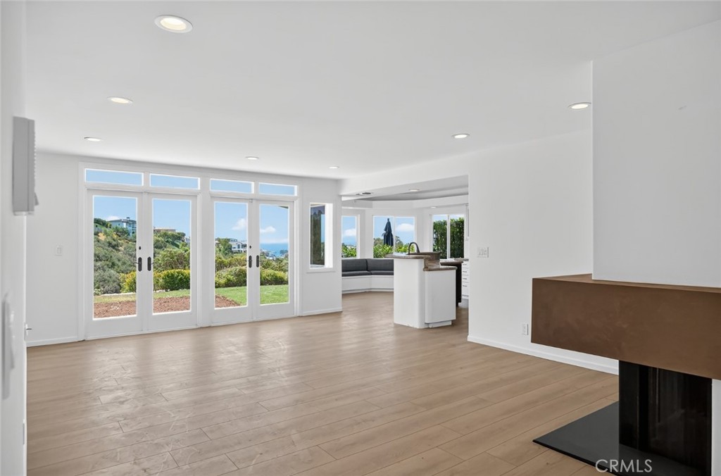 MLS #OC25114590 image #5