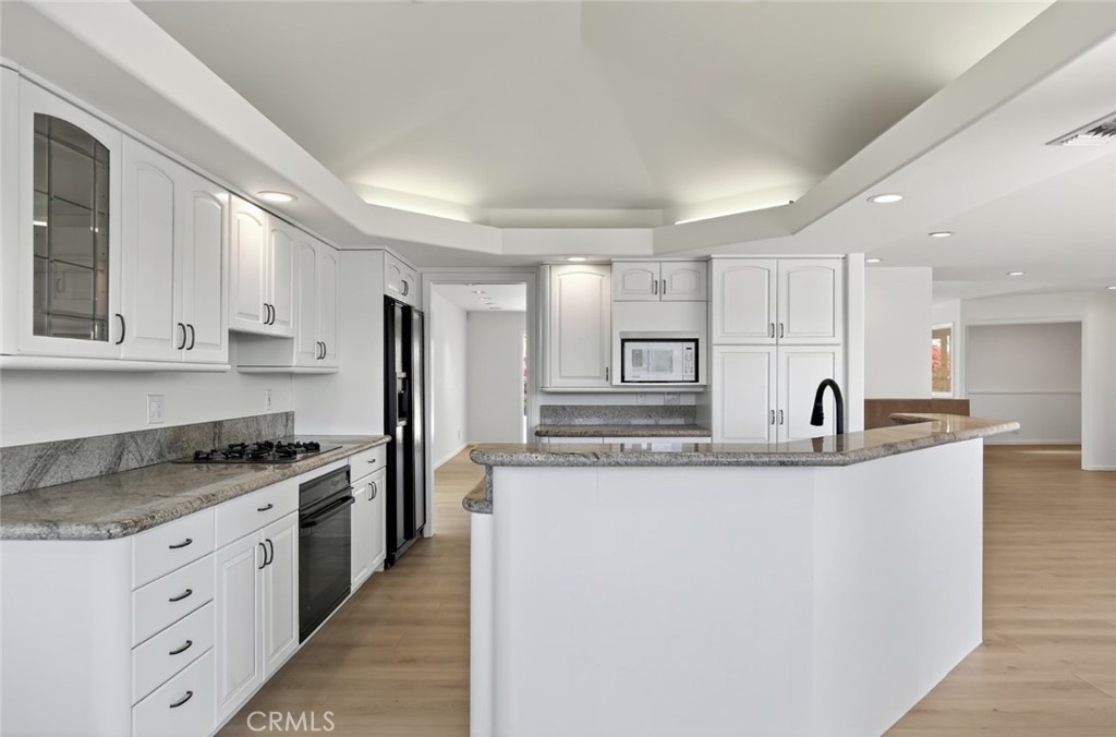 MLS #OC25114590 image #9