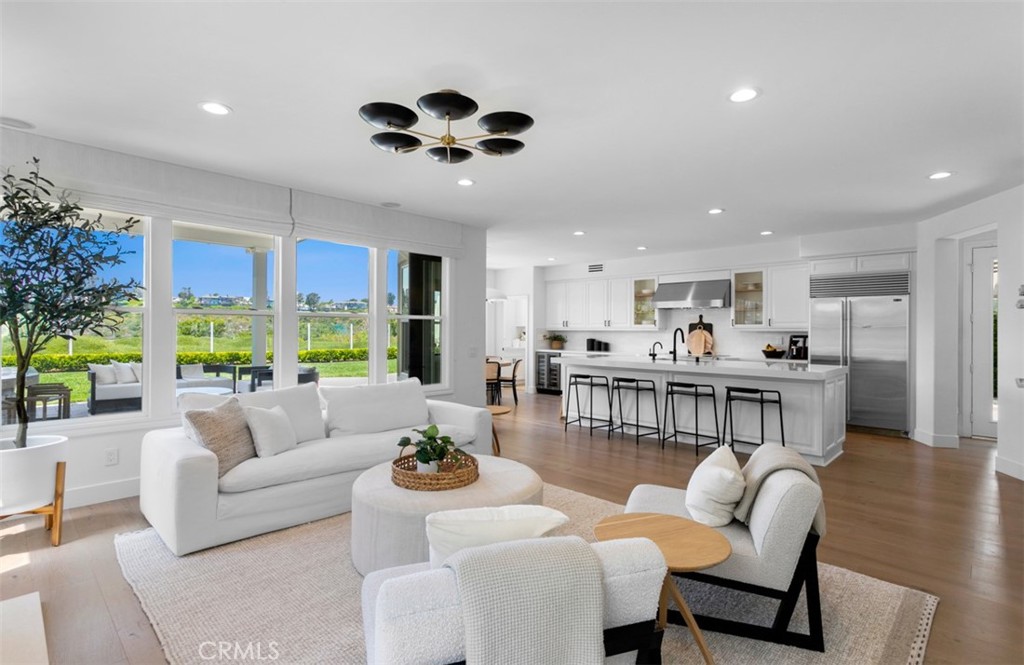 MLS #OC25115506 image #1