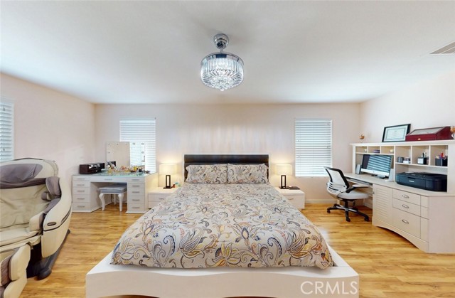 MLS #OC25116029 image #32