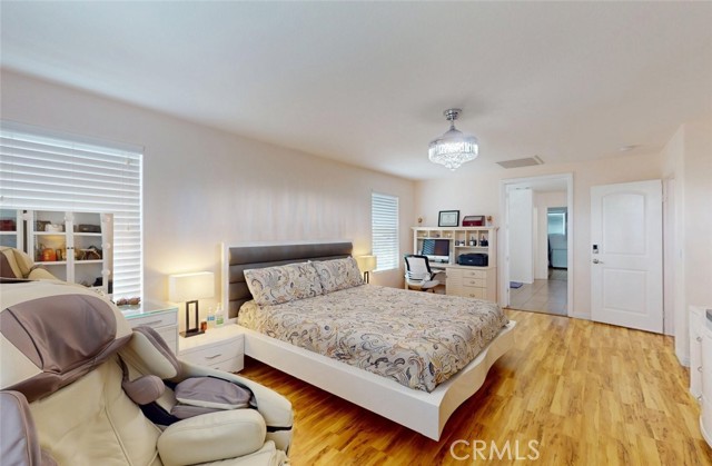 MLS #OC25116029 image #33