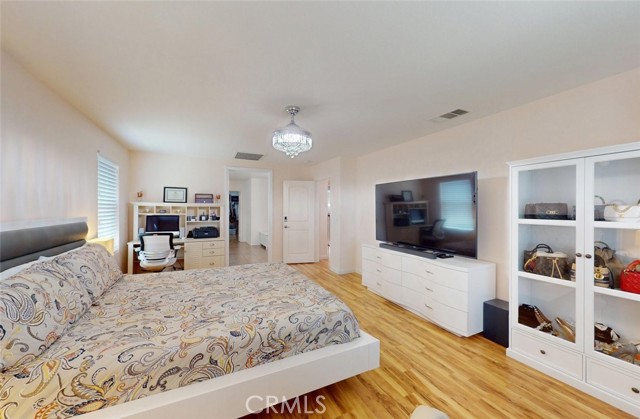 MLS #OC25116029 image #34