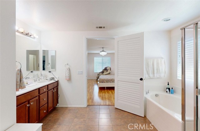 MLS #OC25116029 image #37