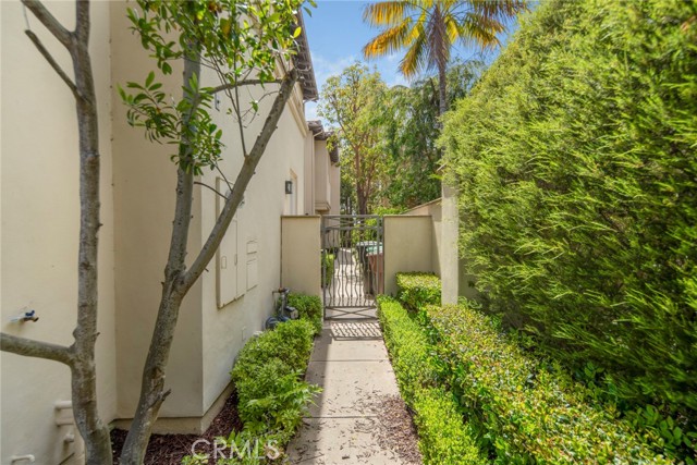 MLS #OC25116400 image #3