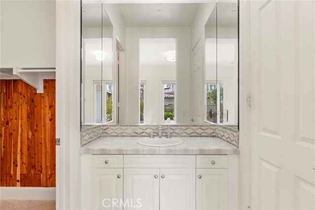 MLS #OC25116400 image #33