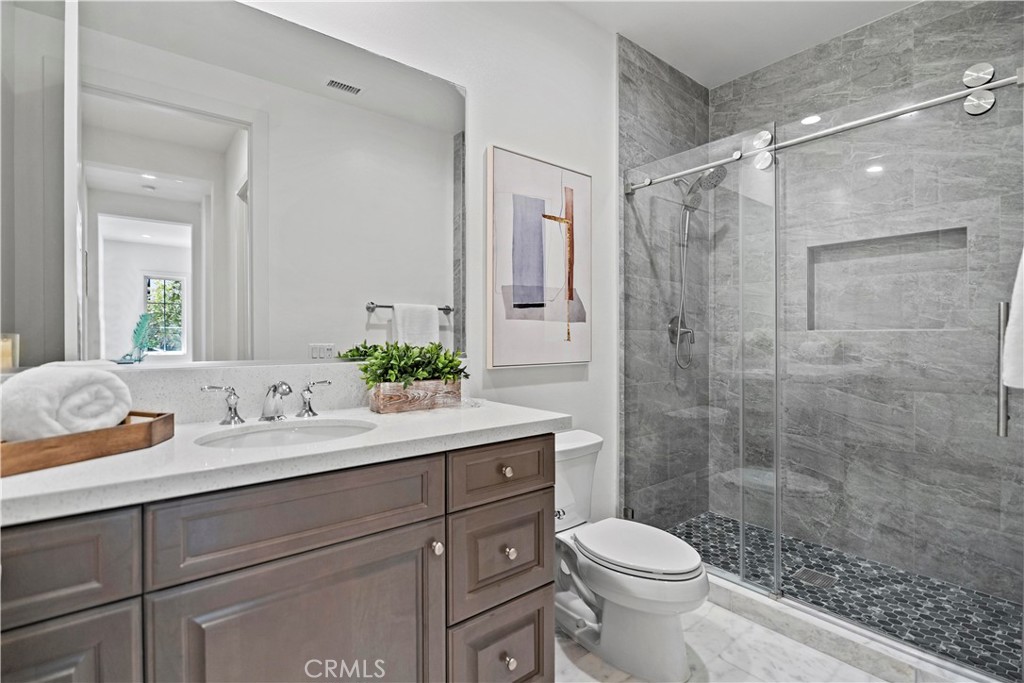 MLS #OC25116833 image #10