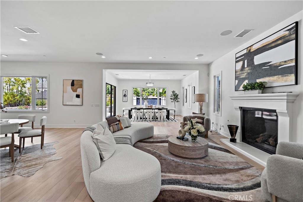 MLS #OC25116833 image #14