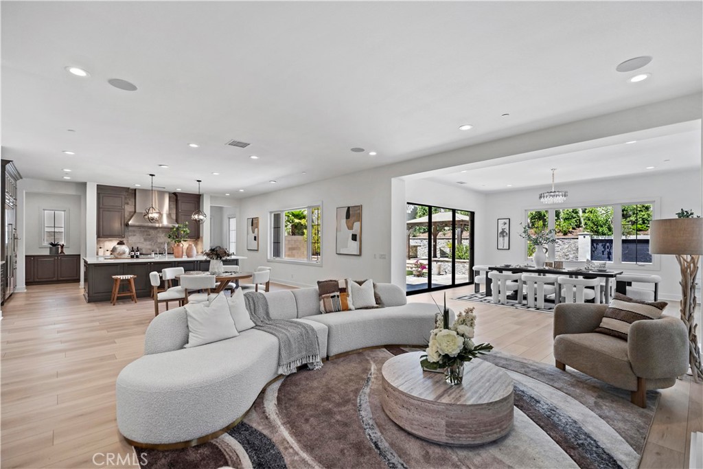 MLS #OC25116833 image #15