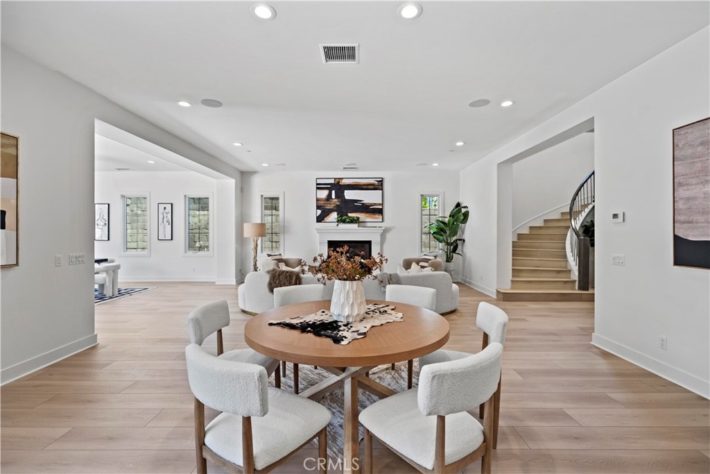 MLS #OC25116833 image #24