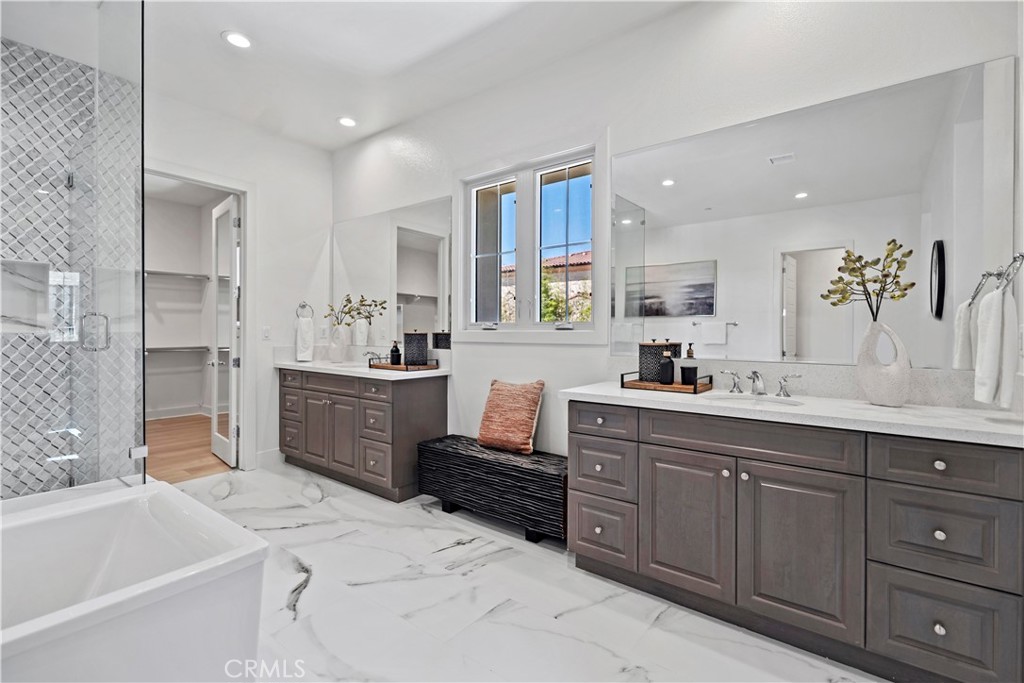 MLS #OC25116833 image #47