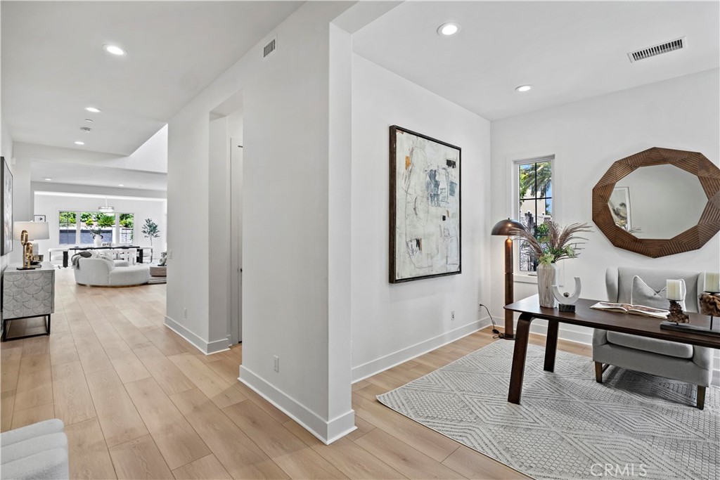 MLS #OC25116833 image #5