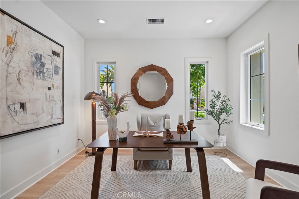 MLS #OC25116833 image #6