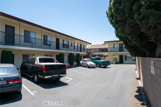 MLS #OC25117993 image #1