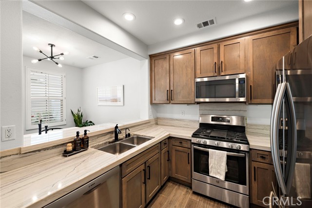 MLS #OC25118300 image #10