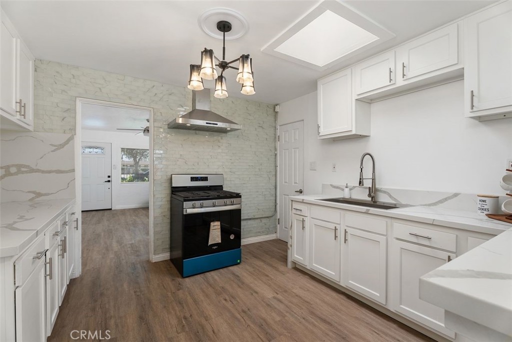 MLS #OC25119117 image #6