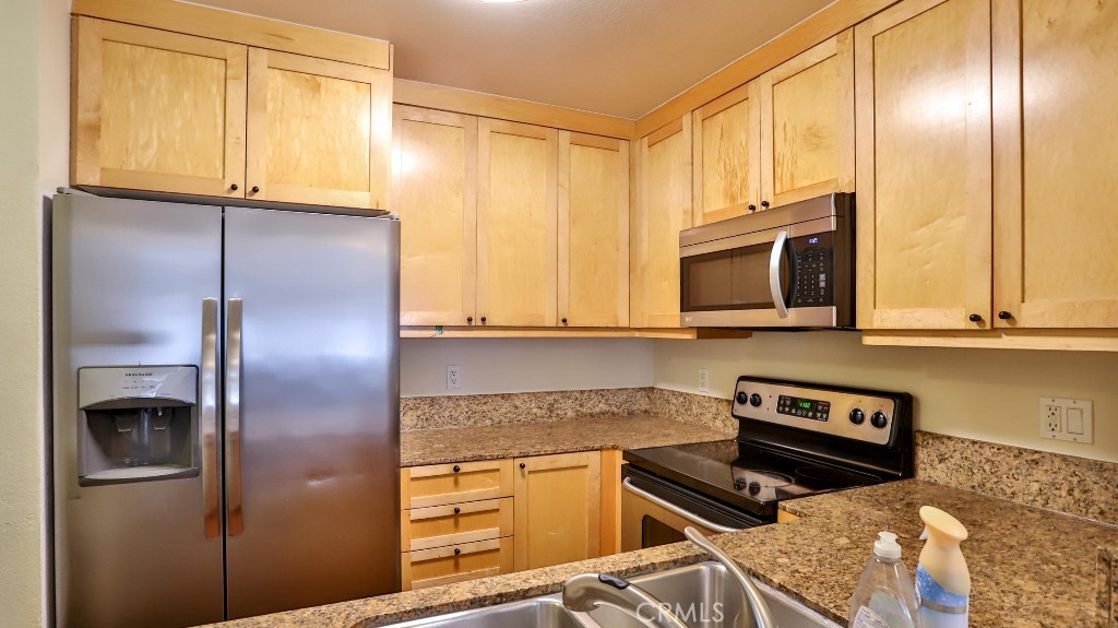 MLS #OC25119277 image #1