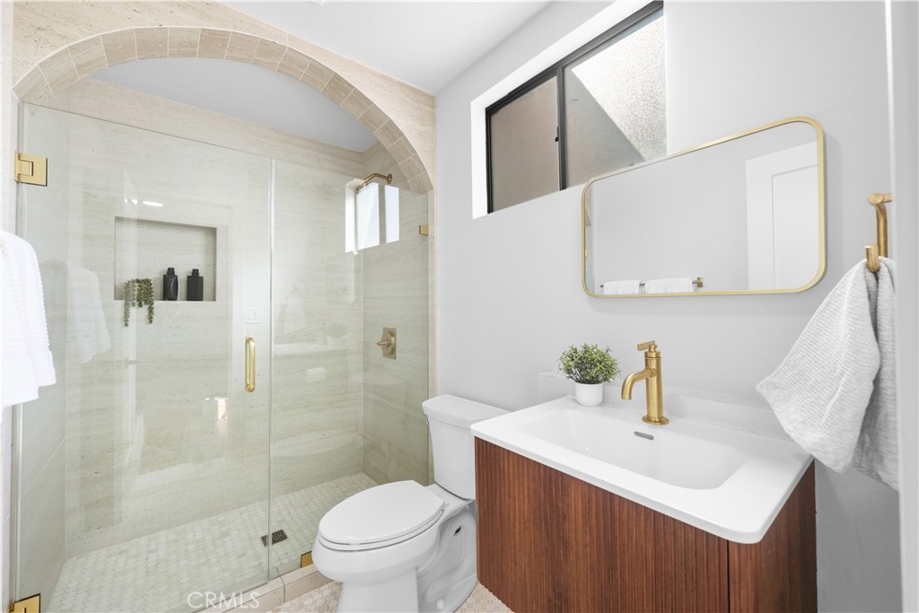 MLS #OC25119322 image #10