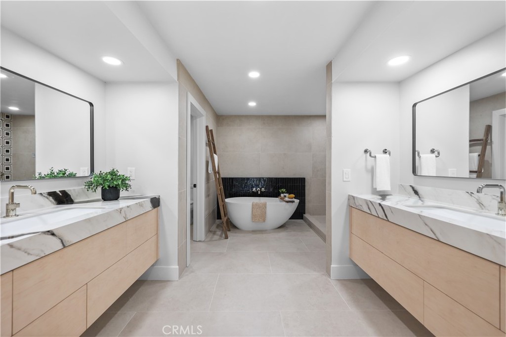 MLS #OC25119322 image #14