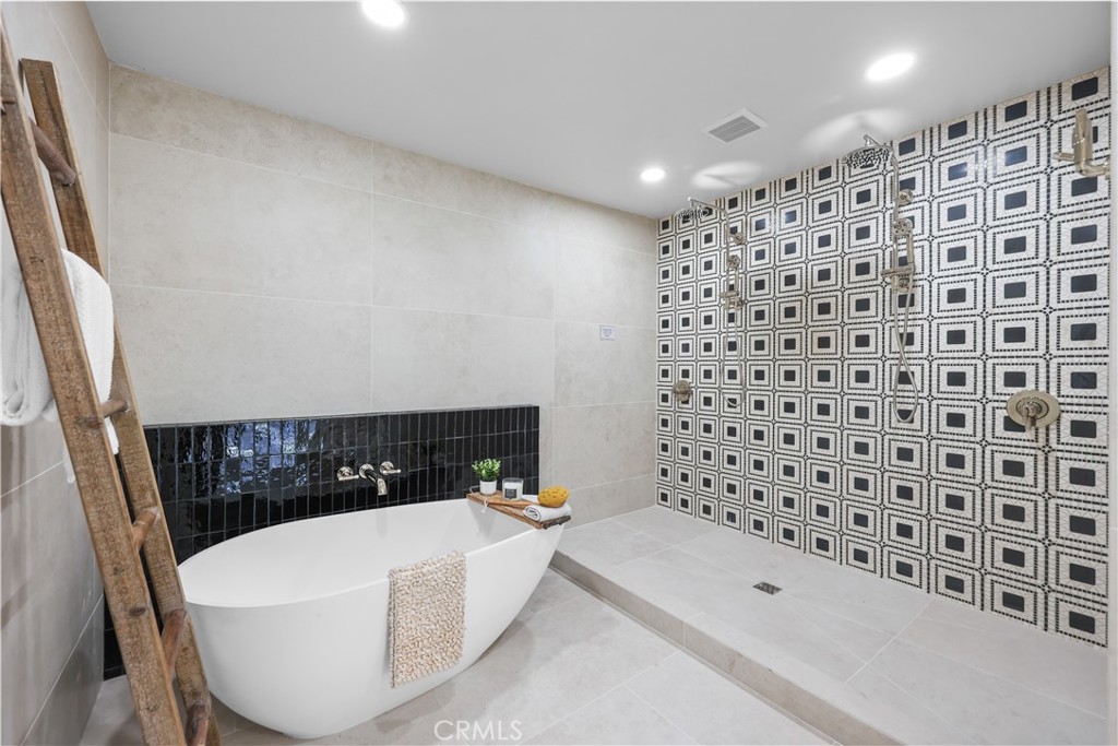 MLS #OC25119322 image #15