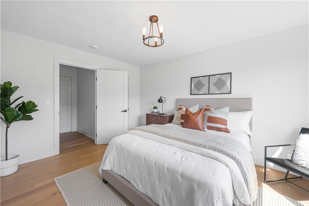 MLS #OC25119322 image #21