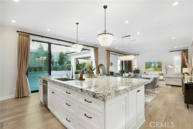 MLS #OC25119461 image #9