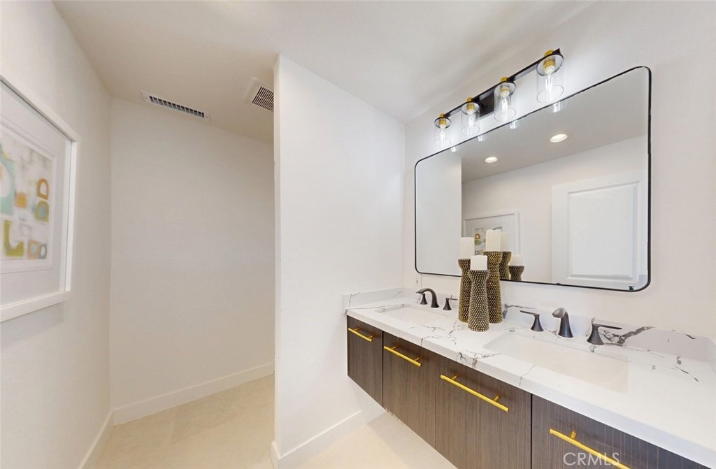 MLS #OC25119522 image #20