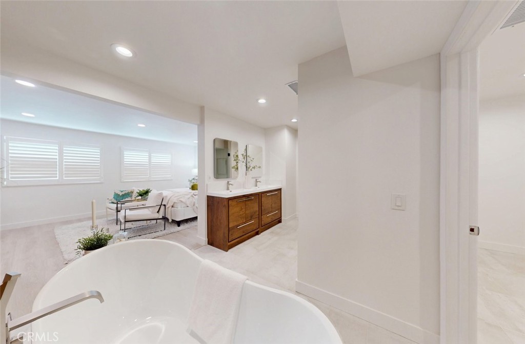 MLS #OC25119522 image #24