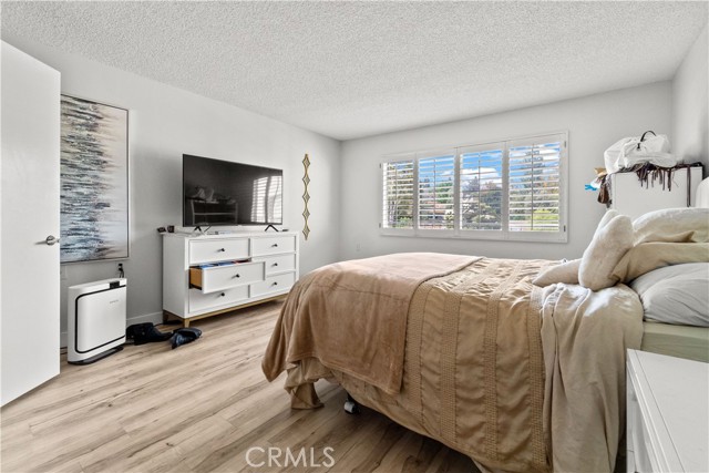 MLS #OC25119580 image #9