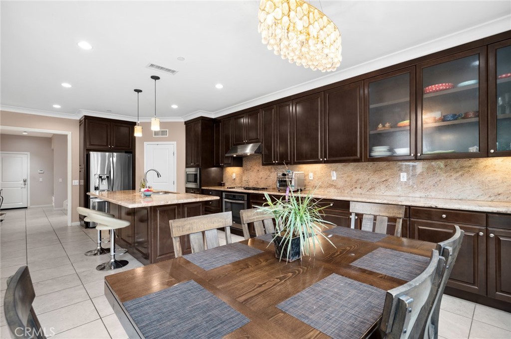 MLS #OC25120194 image #10