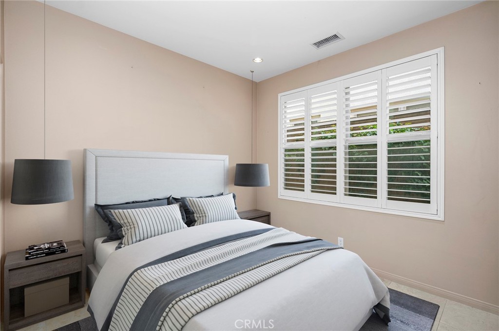 MLS #OC25120194 image #15