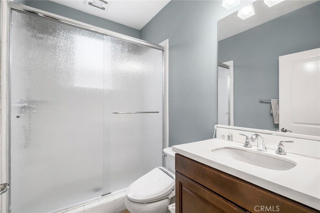 MLS #OC25120194 image #16