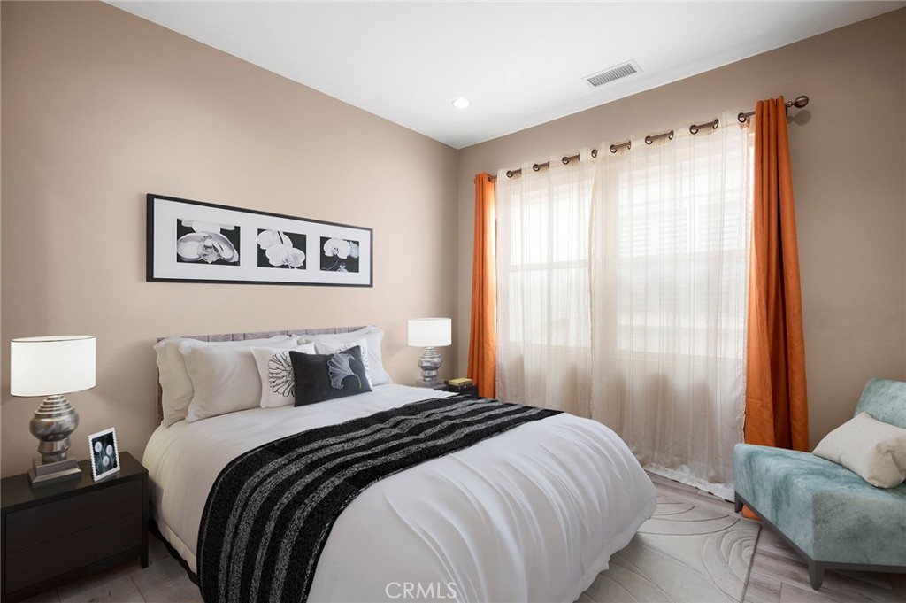 MLS #OC25120194 image #17