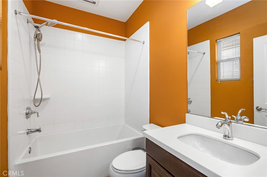 MLS #OC25120194 image #18