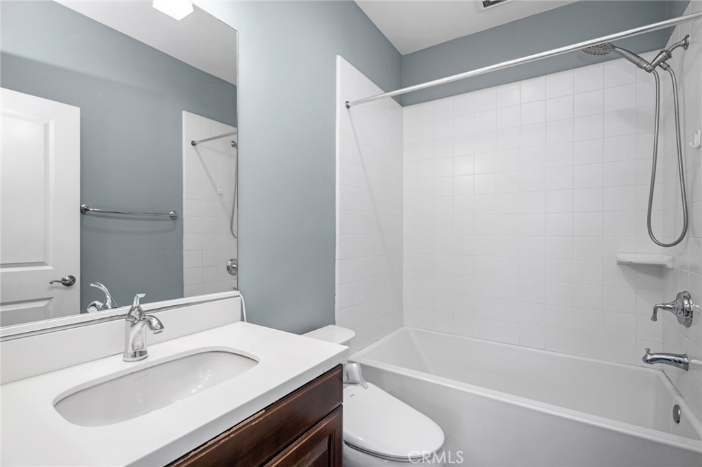 MLS #OC25120194 image #20