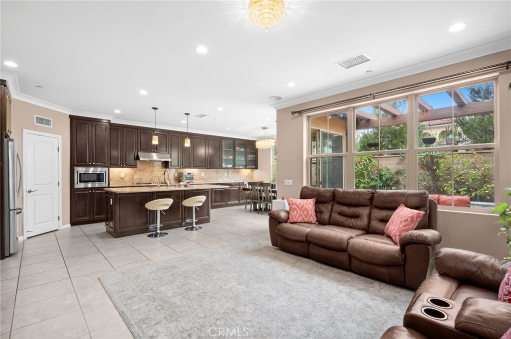 MLS #OC25120194 image #5