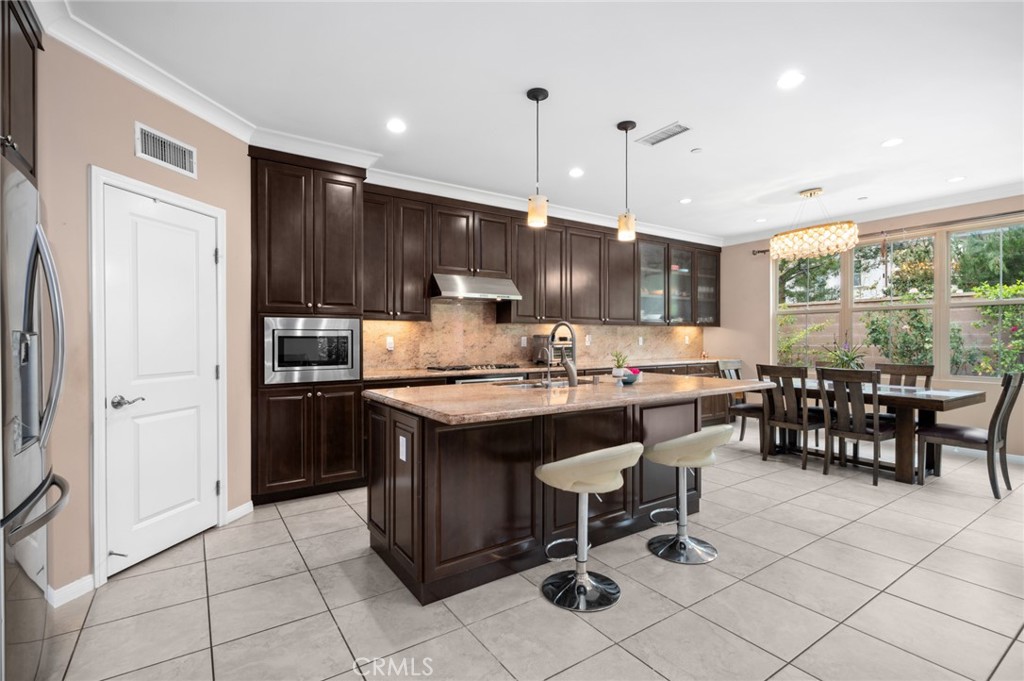 MLS #OC25120194 image #7