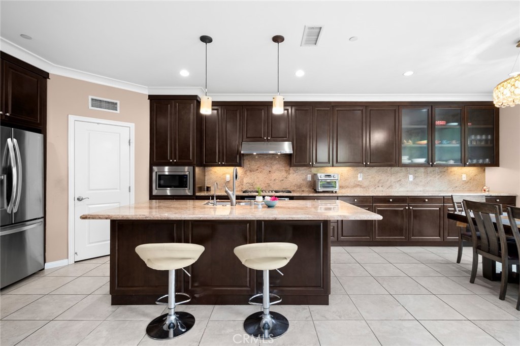 MLS #OC25120194 image #8